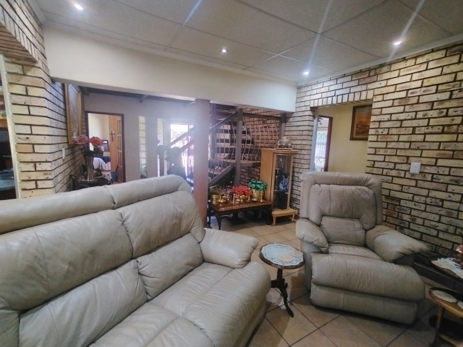 4 Bedroom Property for Sale in Christiana North West